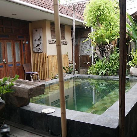 Twospaces Living At Wave And Chill House, Canggu Buitenkant foto