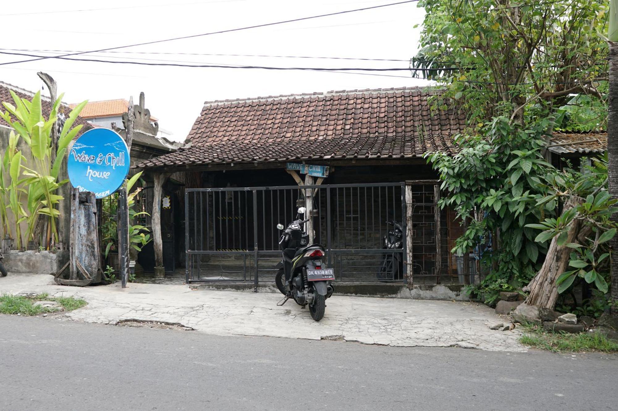 Twospaces Living At Wave And Chill House, Canggu Buitenkant foto