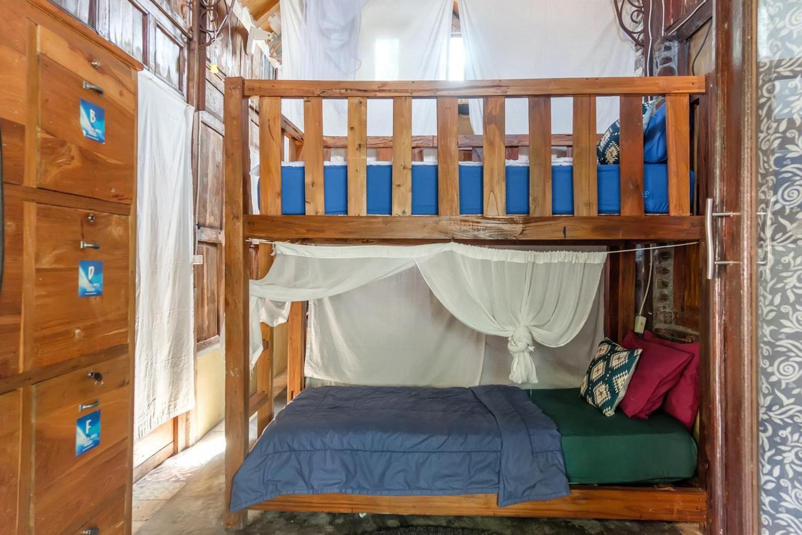 Twospaces Living At Wave And Chill House, Canggu Buitenkant foto