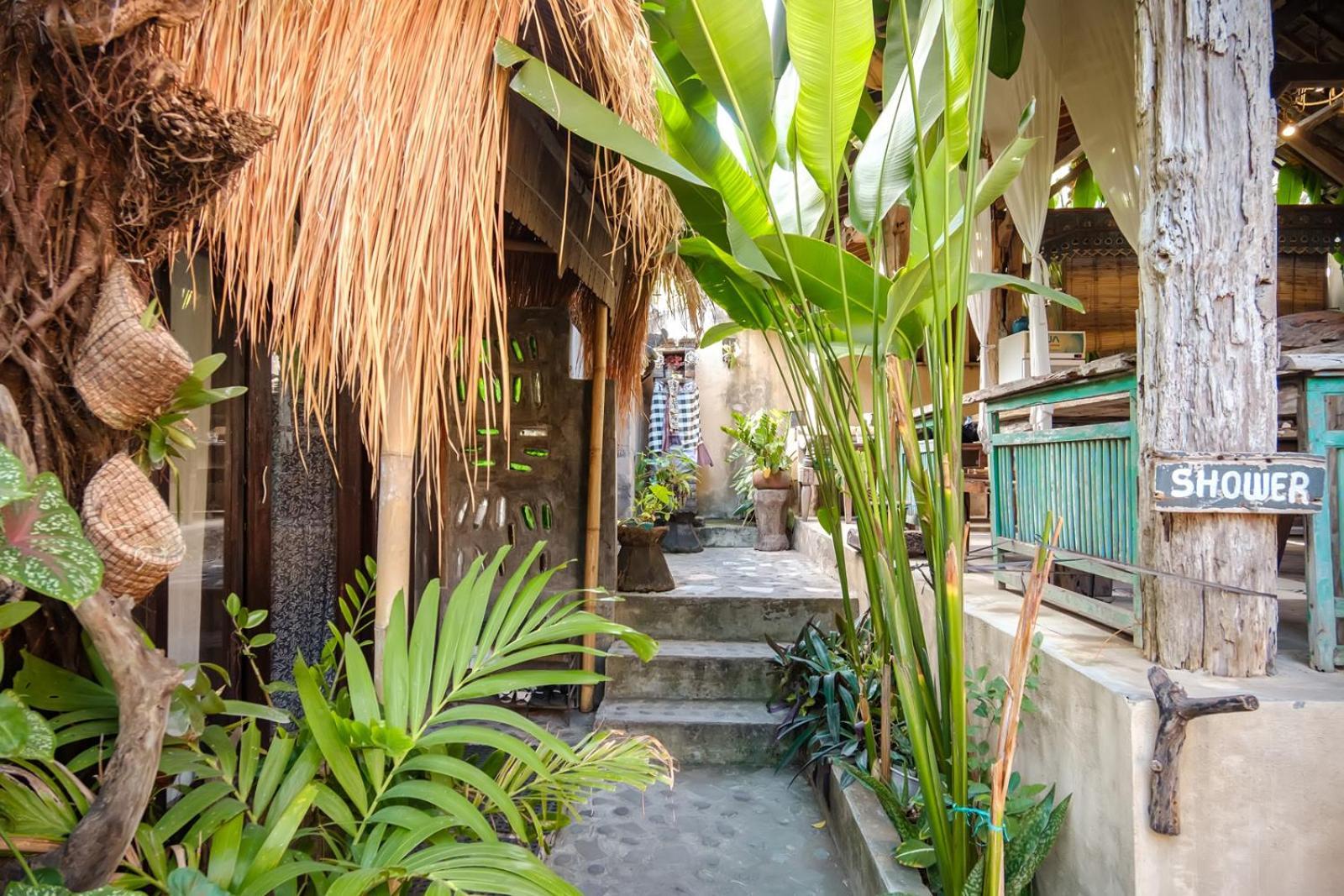 Twospaces Living At Wave And Chill House, Canggu Buitenkant foto