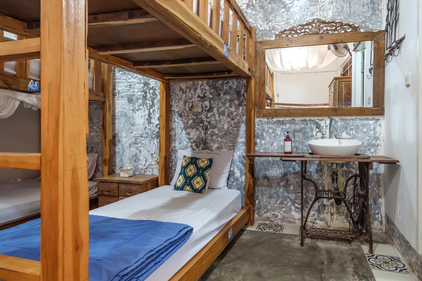 Twospaces Living At Wave And Chill House, Canggu Buitenkant foto