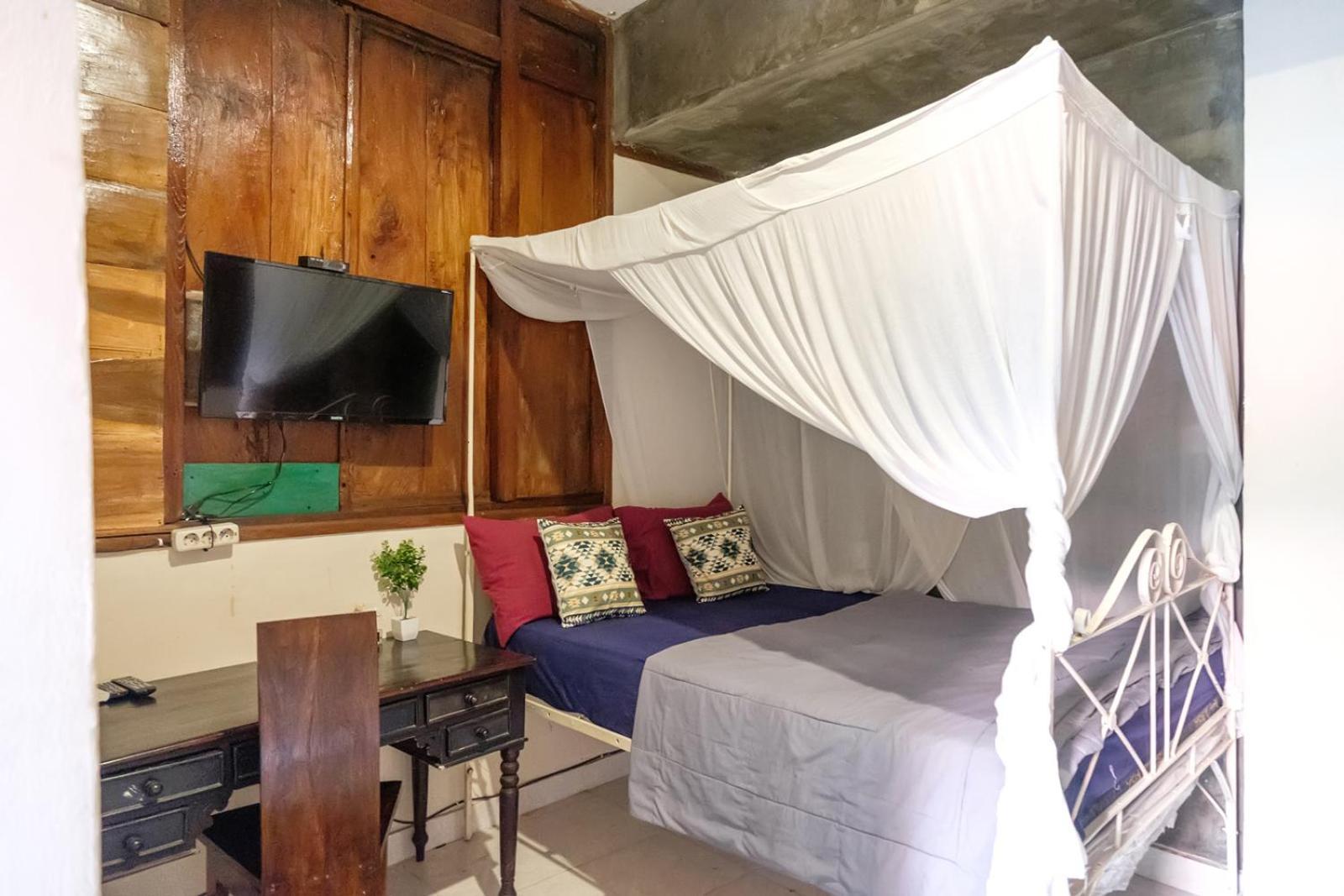 Twospaces Living At Wave And Chill House, Canggu Buitenkant foto