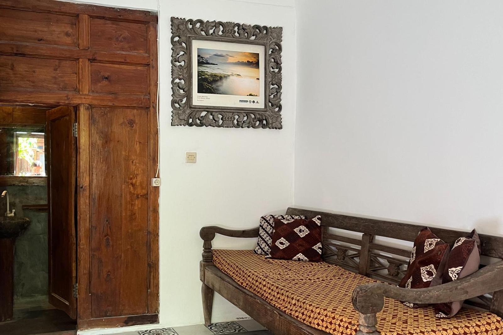 Twospaces Living At Wave And Chill House, Canggu Buitenkant foto
